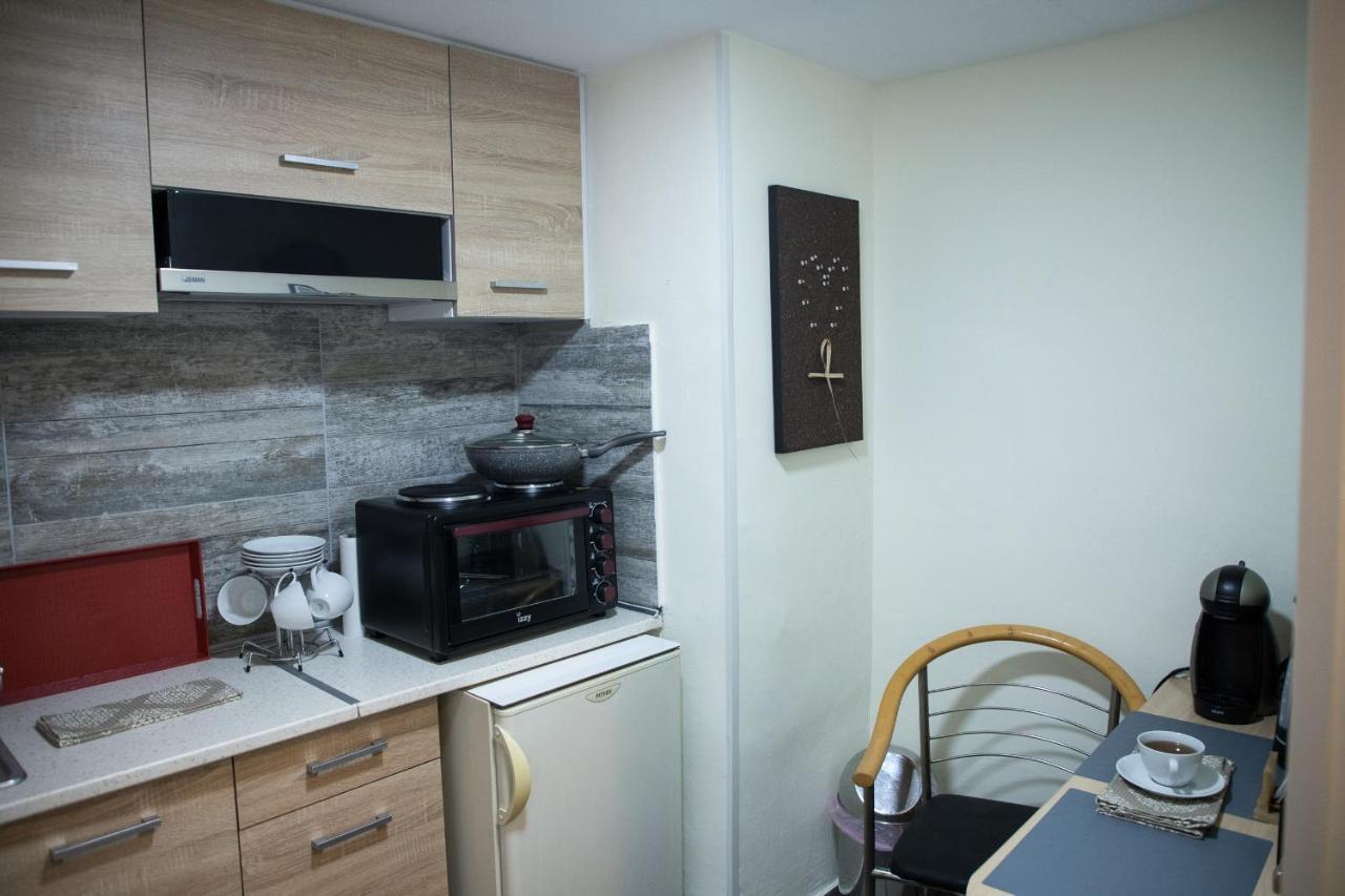 Diamerisma-Grafeio Apartment พีเรียส ภายนอก รูปภาพ